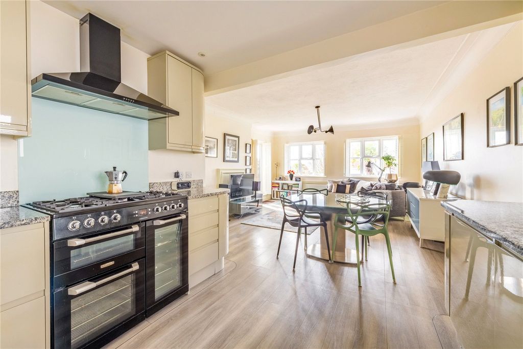 Property photo 2 of 19 Picture No. 06