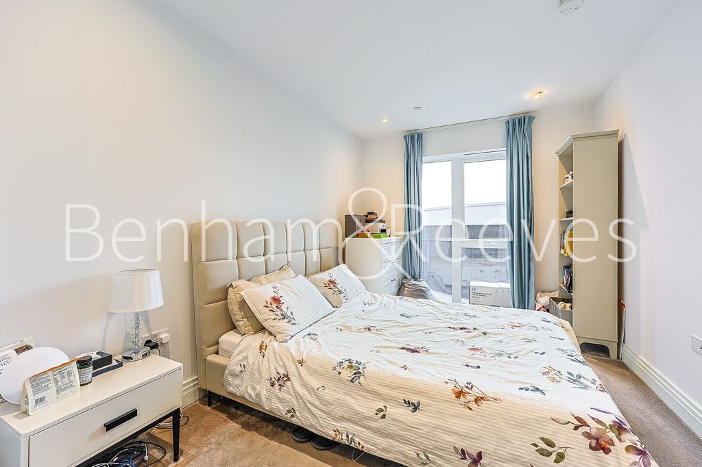 Property photo 3 of 12