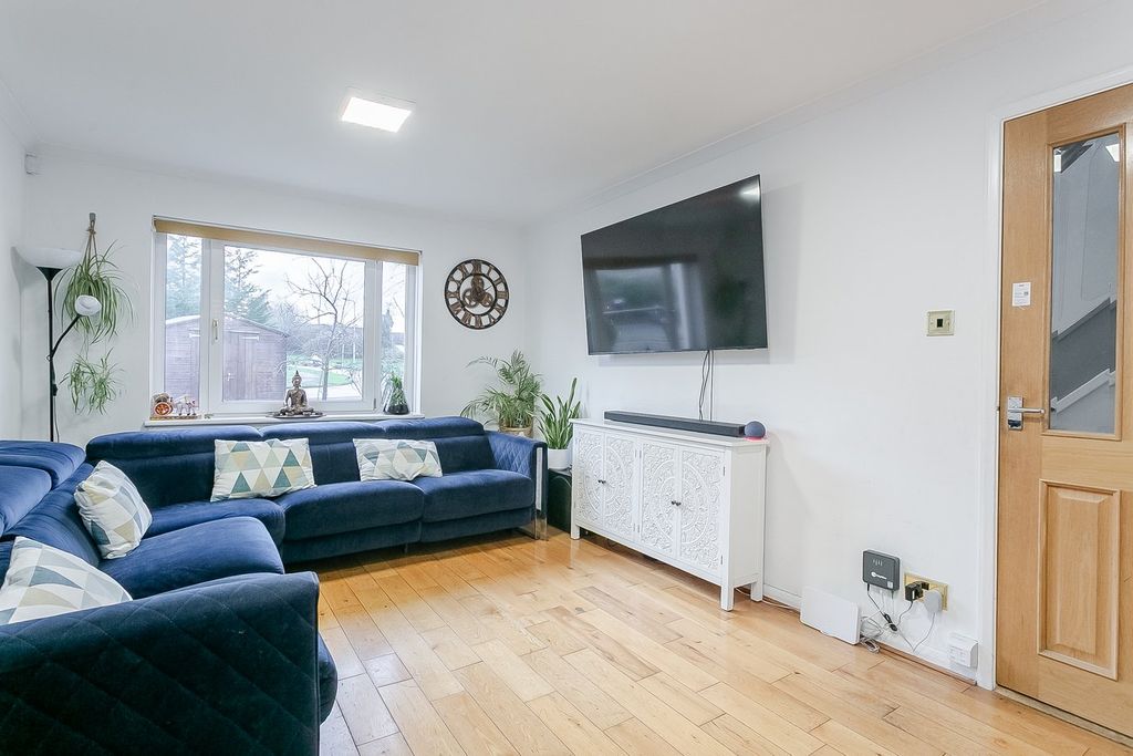 Property photo 3 of 37