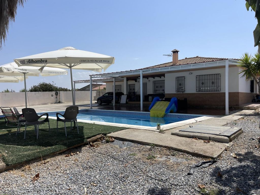 Property photo 3 of 43