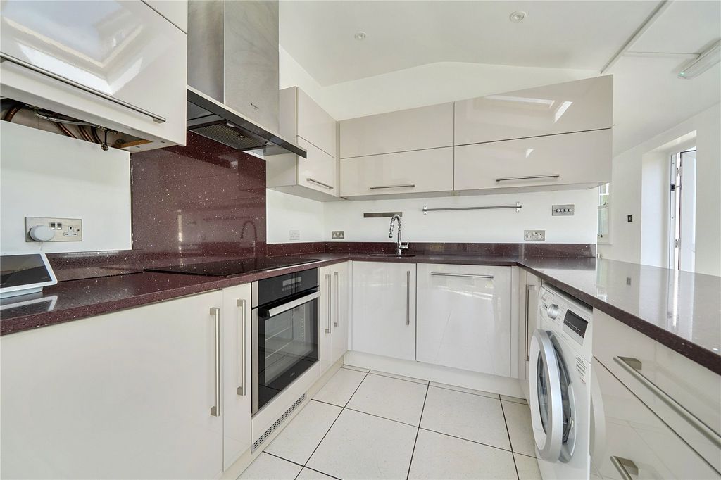 Property photo 3 of 18 Picture No. 37