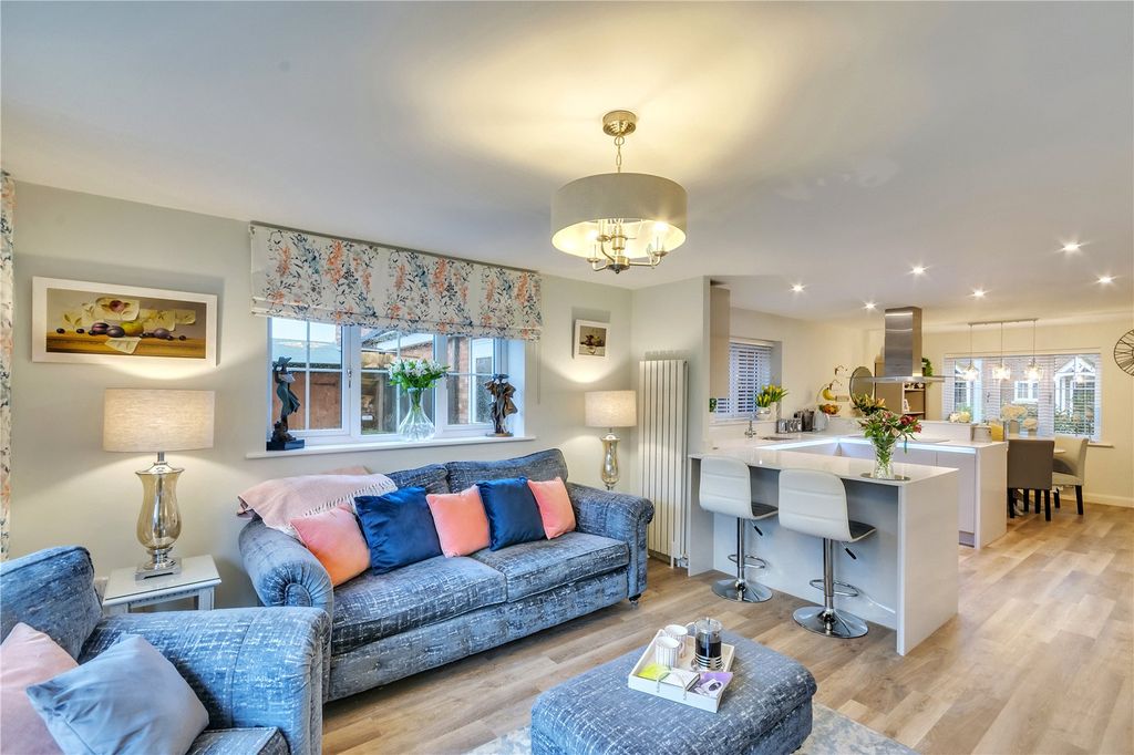 Property photo 3 of 26 Picture No. 28