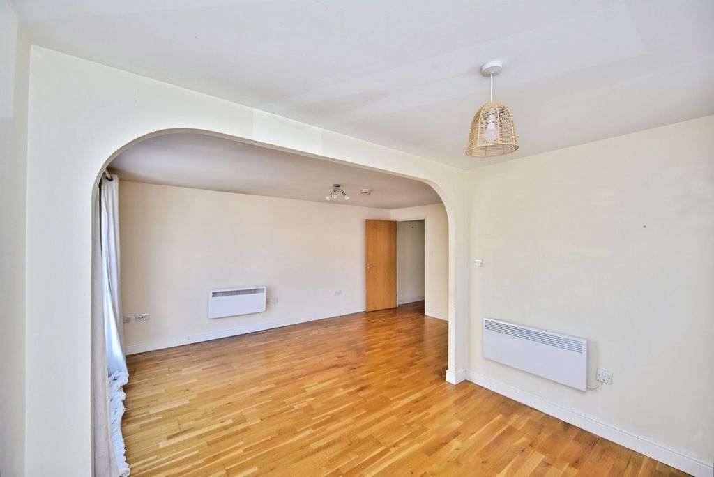 Property photo 2 of 20 Pbox-Img.Jpg