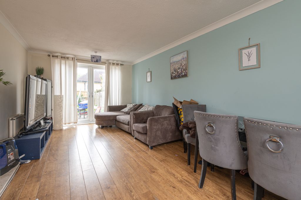 Property photo 2 of 20