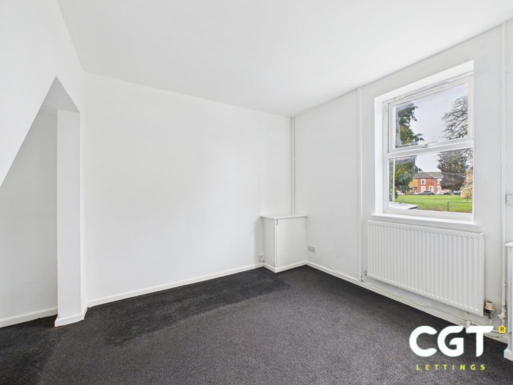 Property photo 1 of 6 Stroud Road