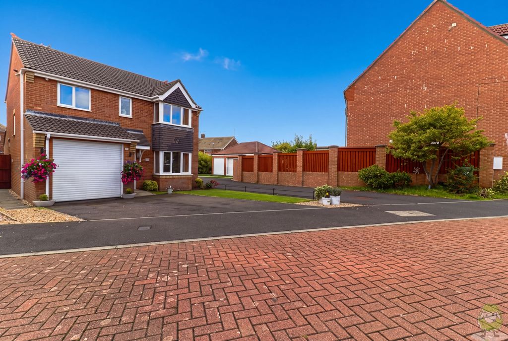 Property photo 2 of 18