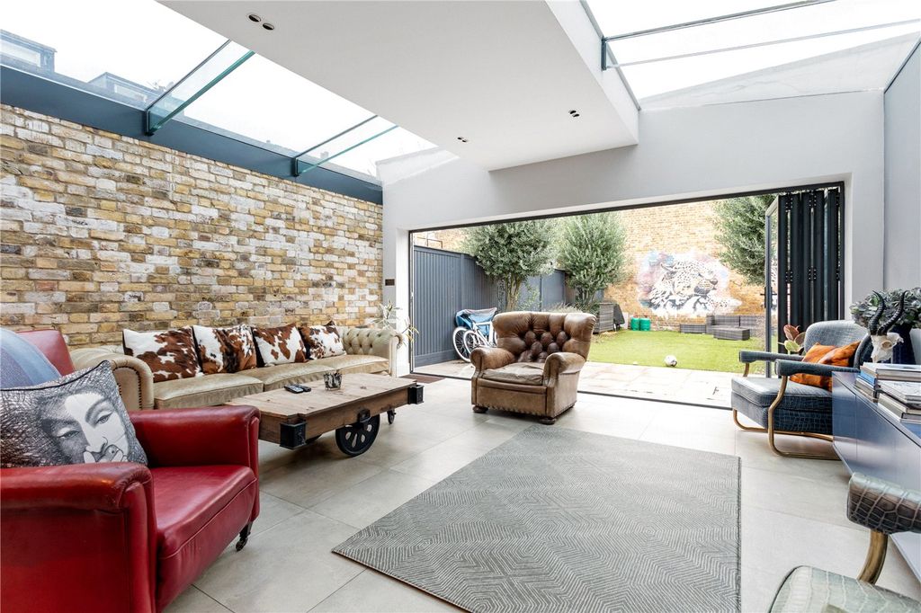 Property photo 2 of 10 Picture No. 11