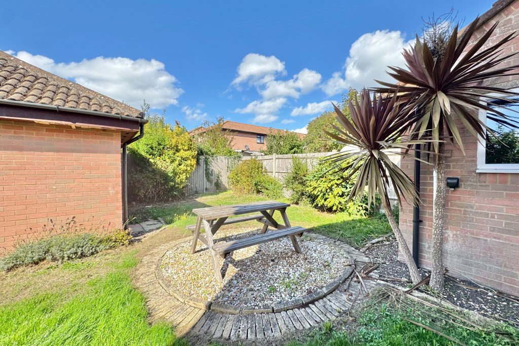 Property photo 3 of 14 Garden