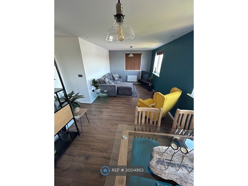 Property photo 3 of 33 Living Room & Dining Area