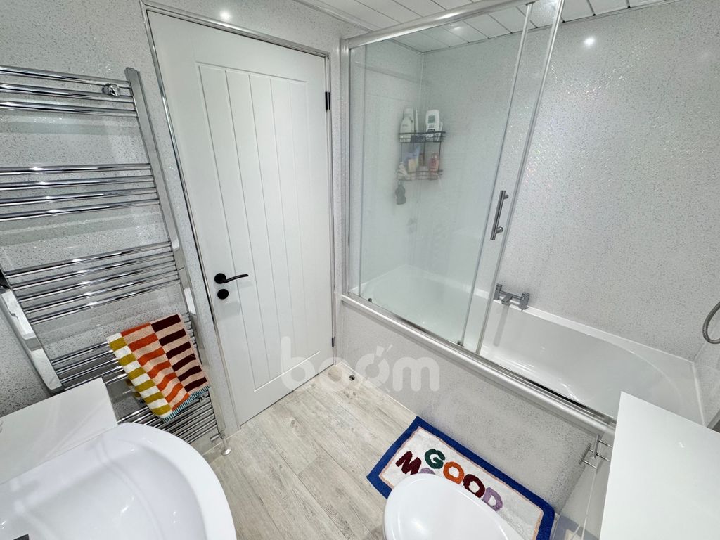Additional image 6 of 3 bed flat for sale1B Stoneyholm Road, Kilbirnie KA25