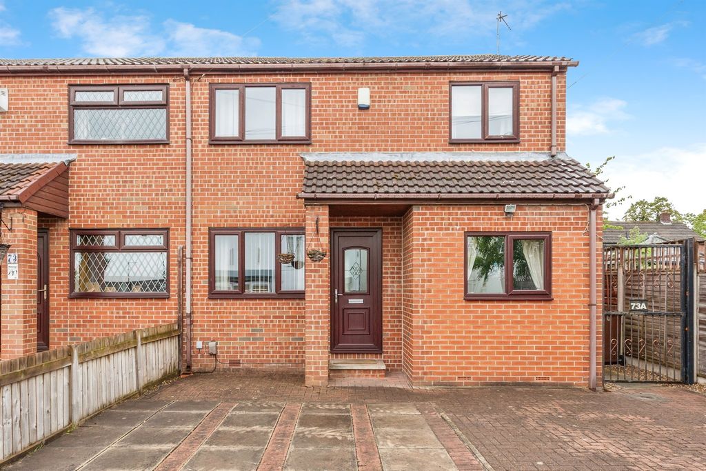 Property photo 2 of 17