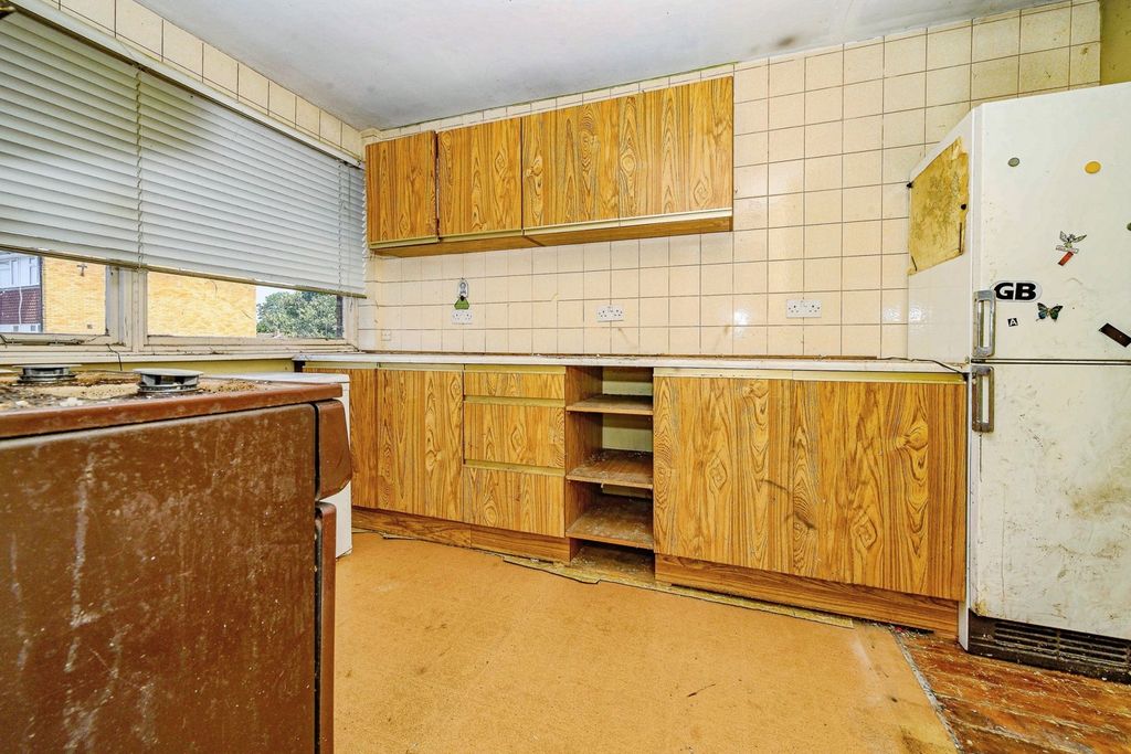 Property photo 3 of 12 Photo