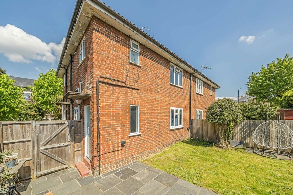 Property photo 1 of 8
