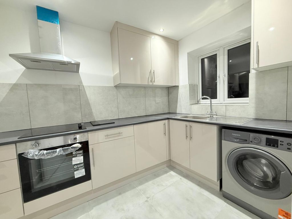 Property photo 2 of 17 Gallery