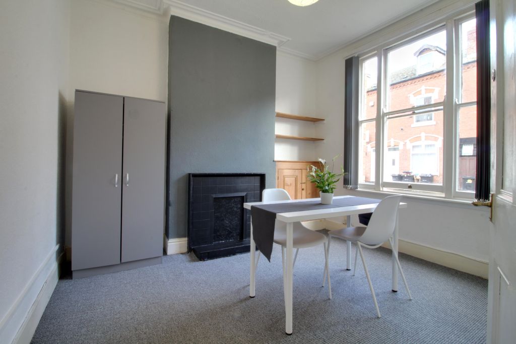 Property photo 3 of 18 Img_8096-Img_8098