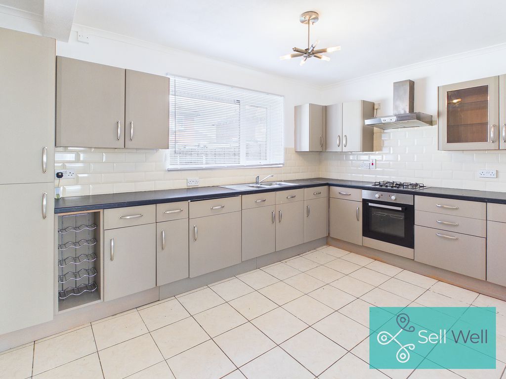 Property photo 2 of 16 Kitchen/Diner