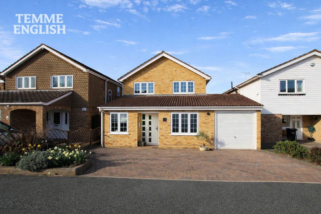 Property photo 1 of 40