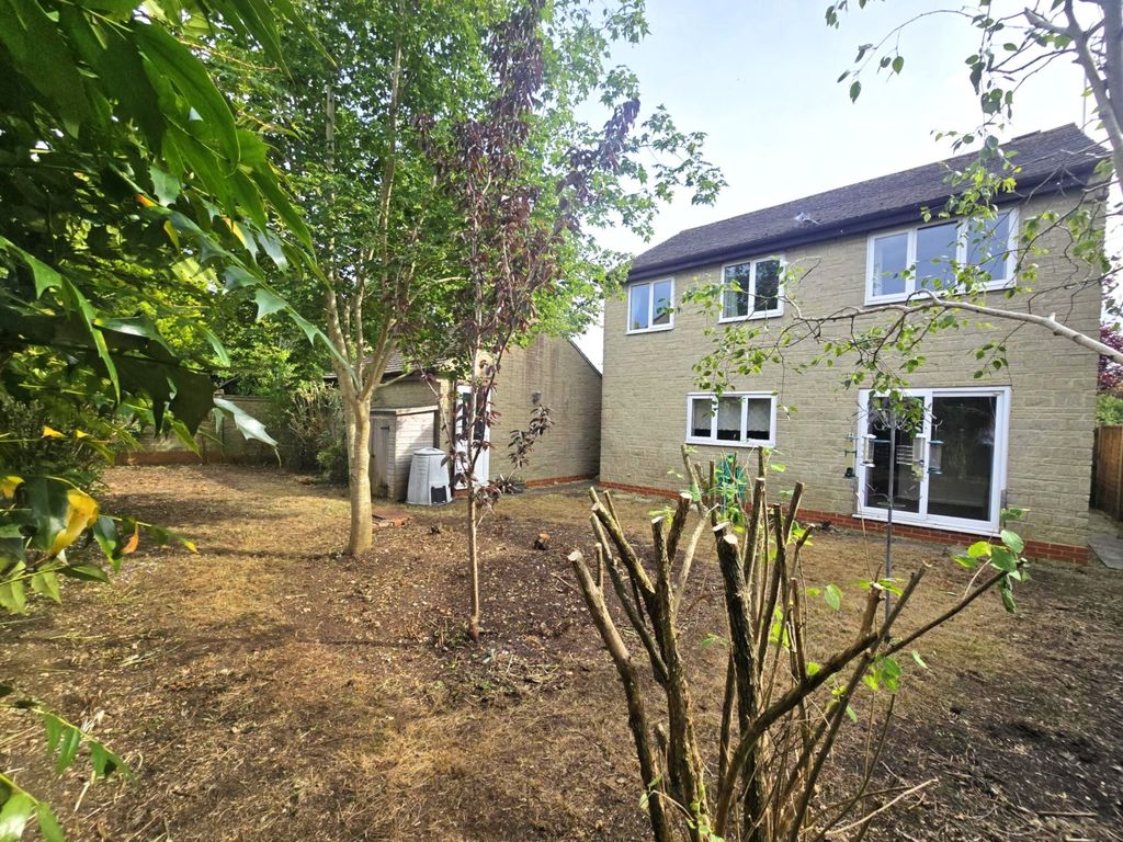 Property photo 2 of 16 Garden