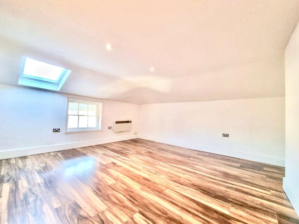 Property photo 3 of 6 Picture No. 19