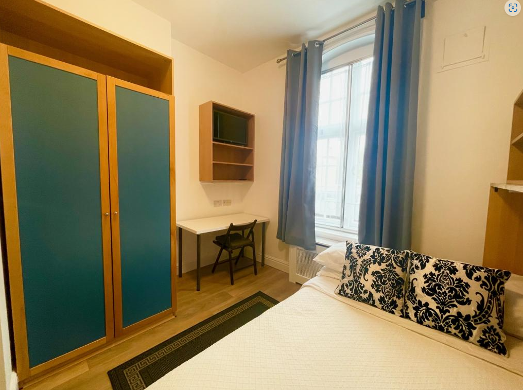 Property photo 3 of 8 Gallery