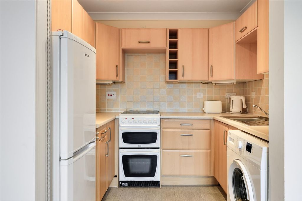 Property photo 2 of 11 Img (3).Jpg