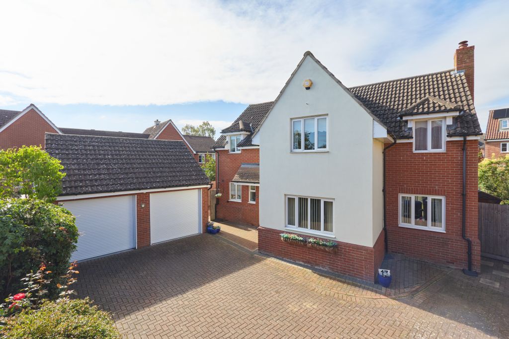 Property photo 1 of 15