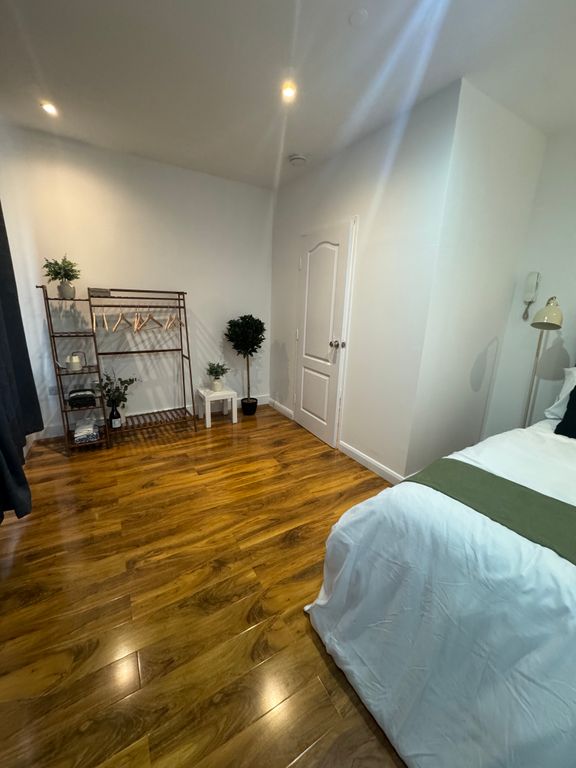 Property photo 2 of 9 Bedroom 1