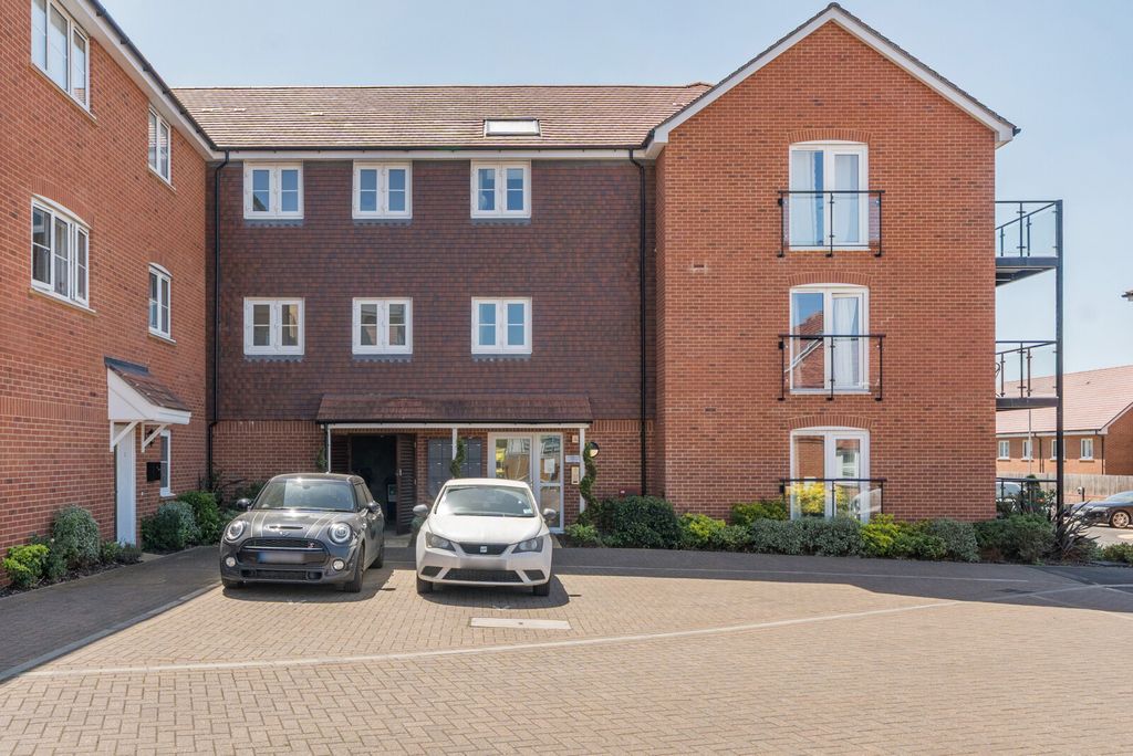 Property photo 1 of 11 1467960-5-6A159Df...
