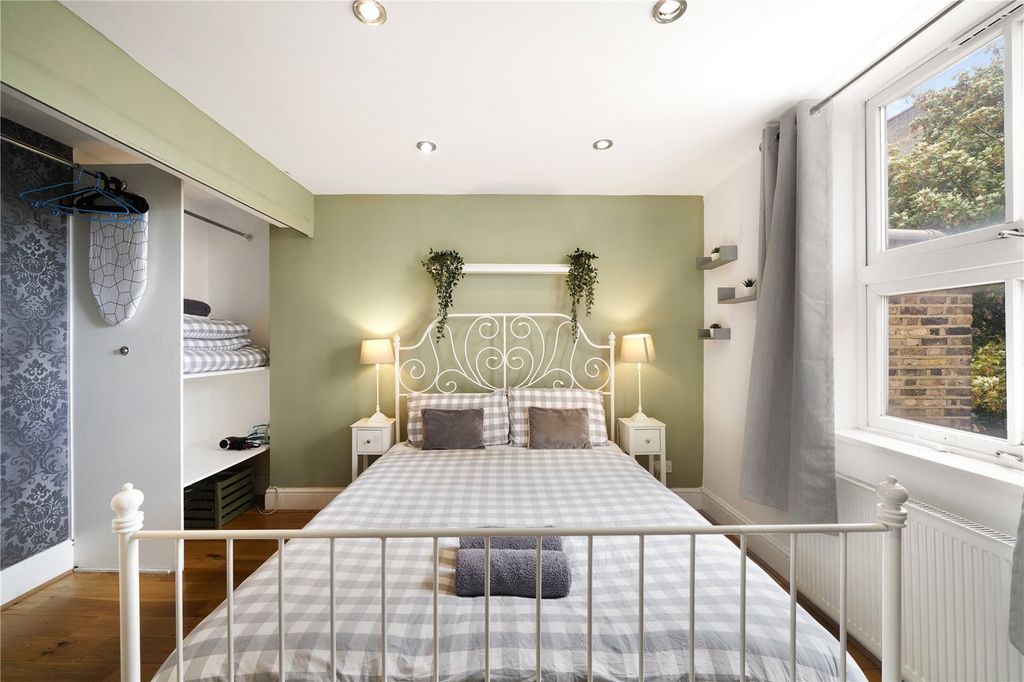 Property photo 2 of 16 Picture No. 10