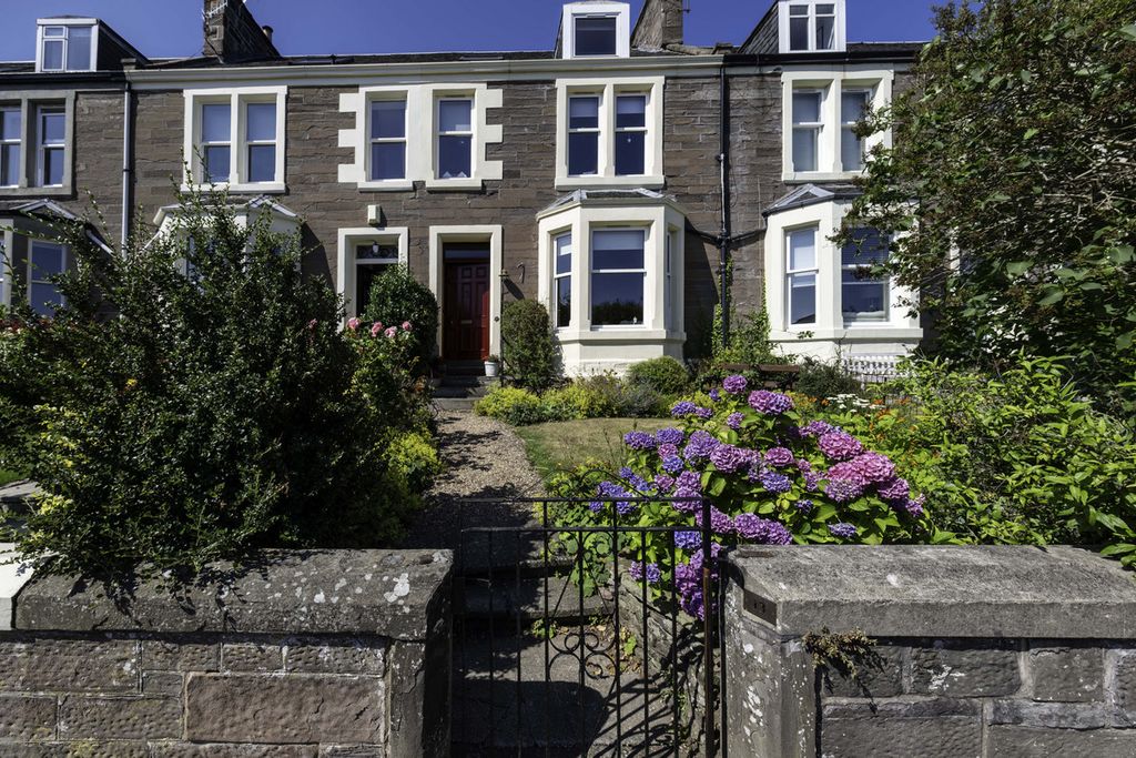 Property photo 1 of 35