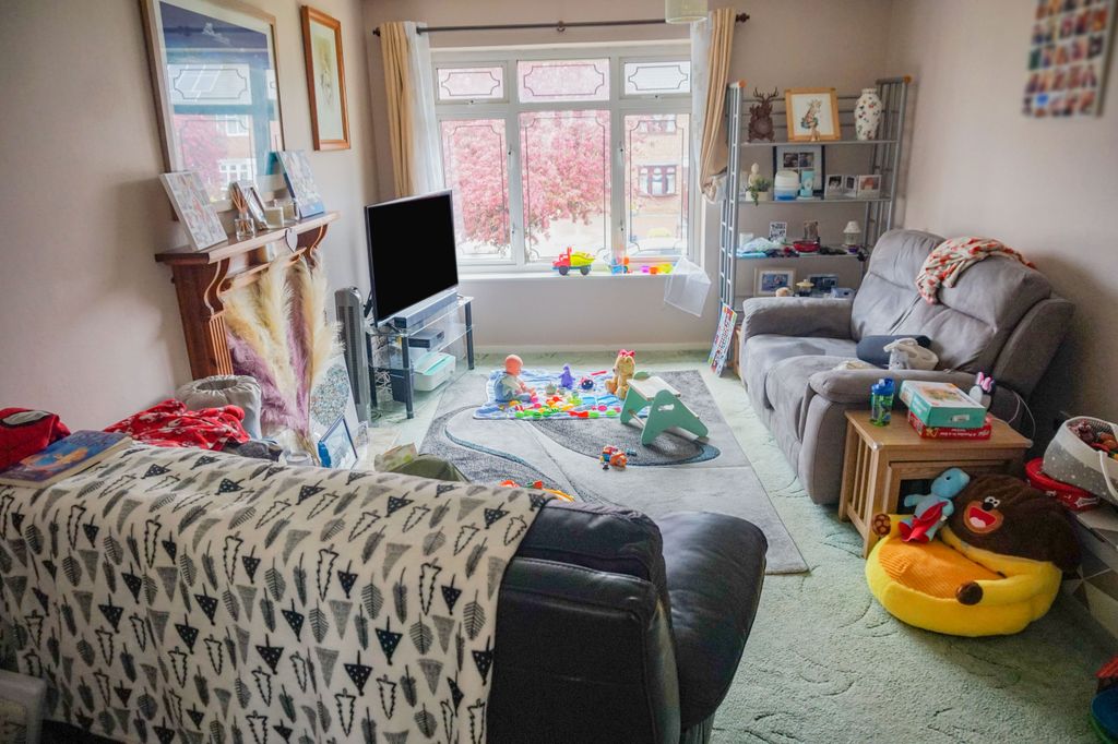 Property photo 2 of 8