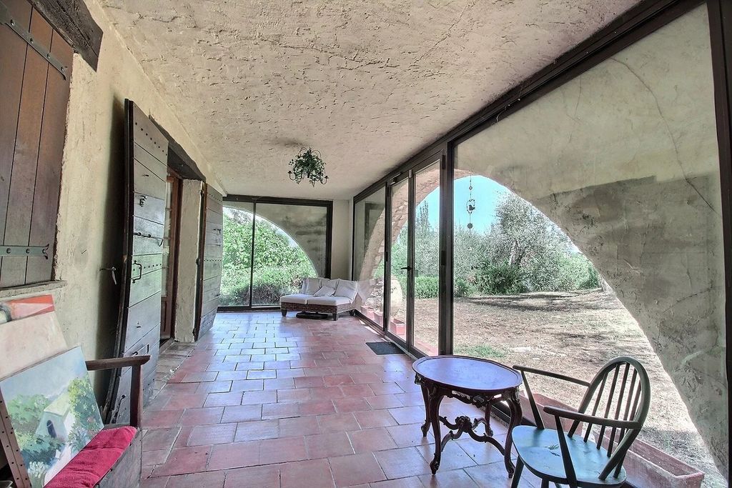 Property photo 1 of 33