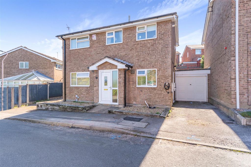 Property photo 1 of 26 8664420-Exterior07.Jpg