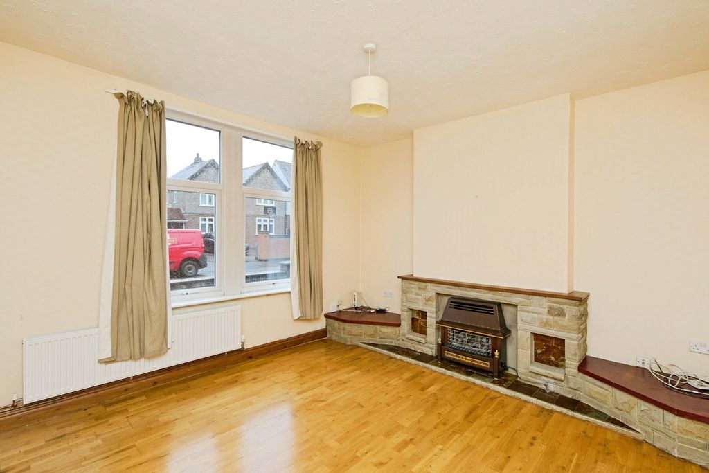 Property photo 2 of 17 Photo