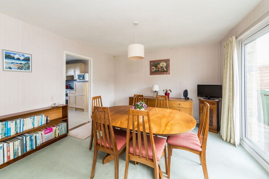 Property photo 3 of 35