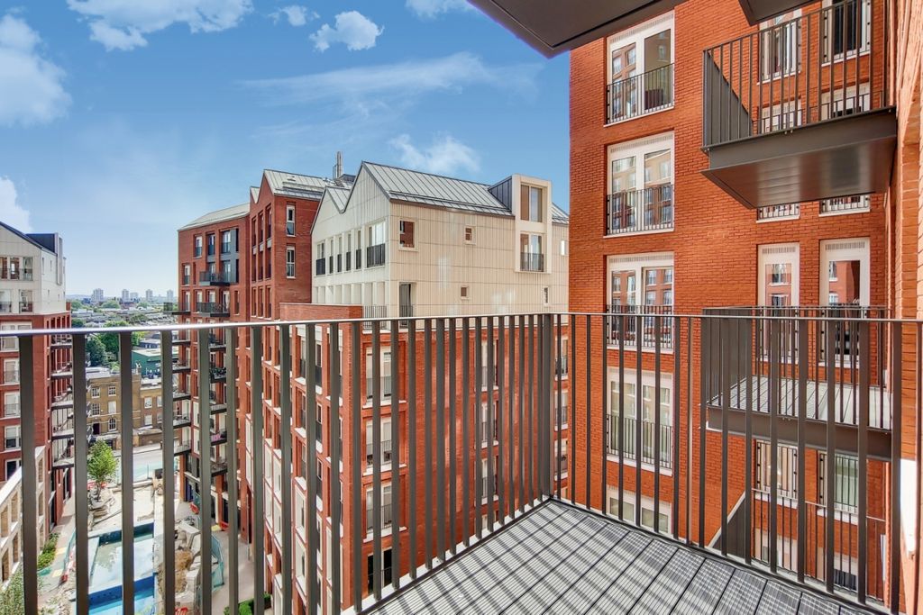 Property photo 1 of 10 2_Balcony-0