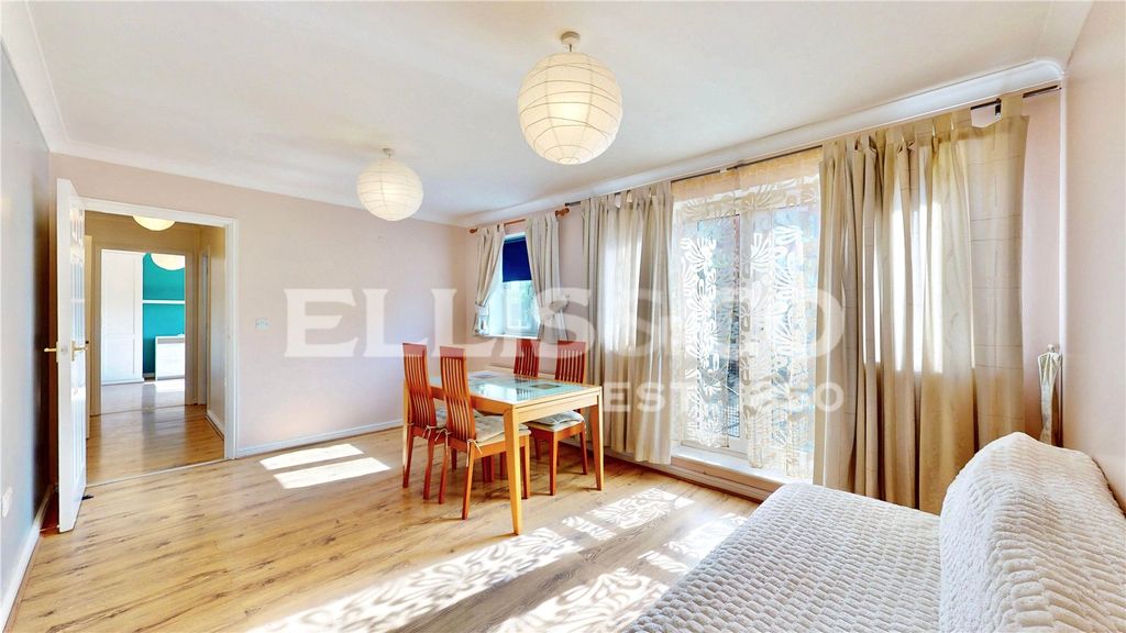 Property photo 2 of 14 Picture No. 12