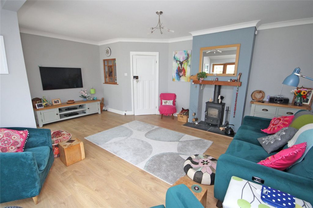 Property photo 3 of 18 Picture No. 02