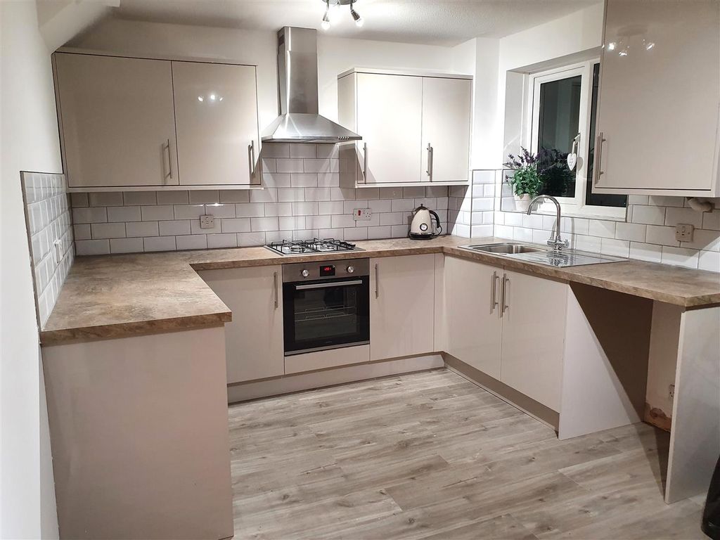 Property photo 2 of 7 Kitchen.Jpg