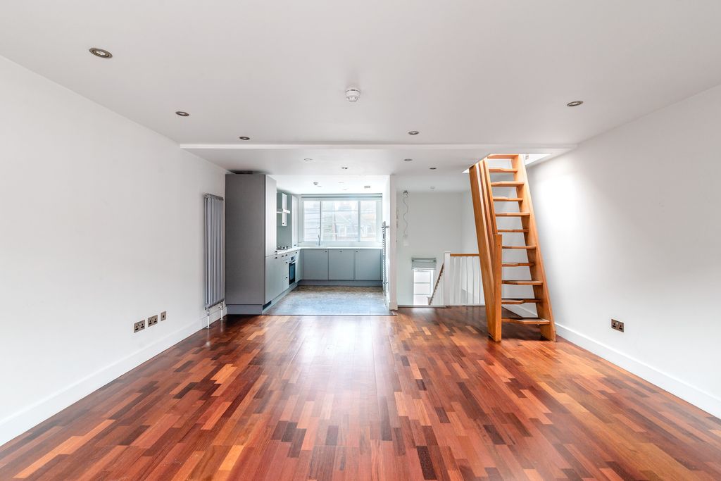 Property photo 1 of 24 Earlham Street Seven Dials WC2