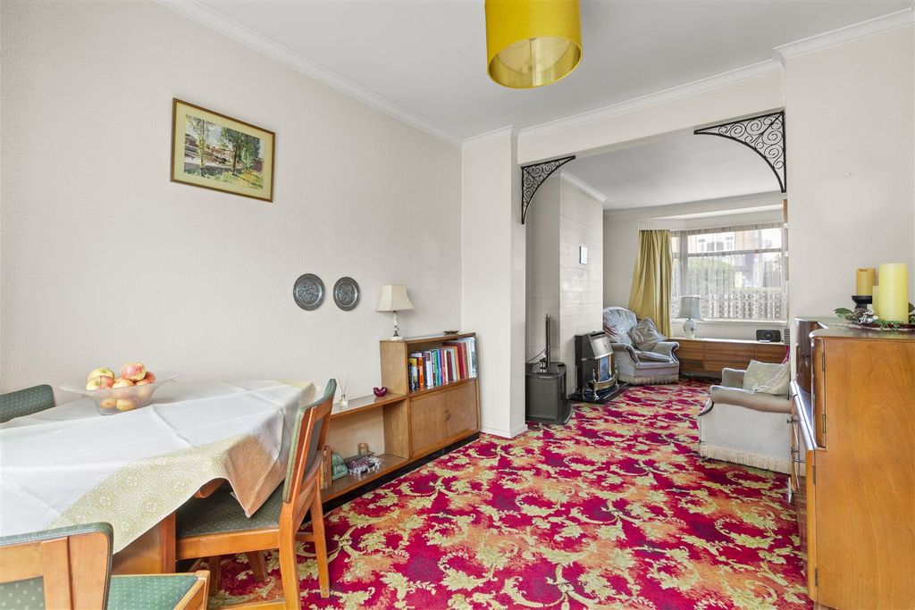 Property photo 3 of 18 7