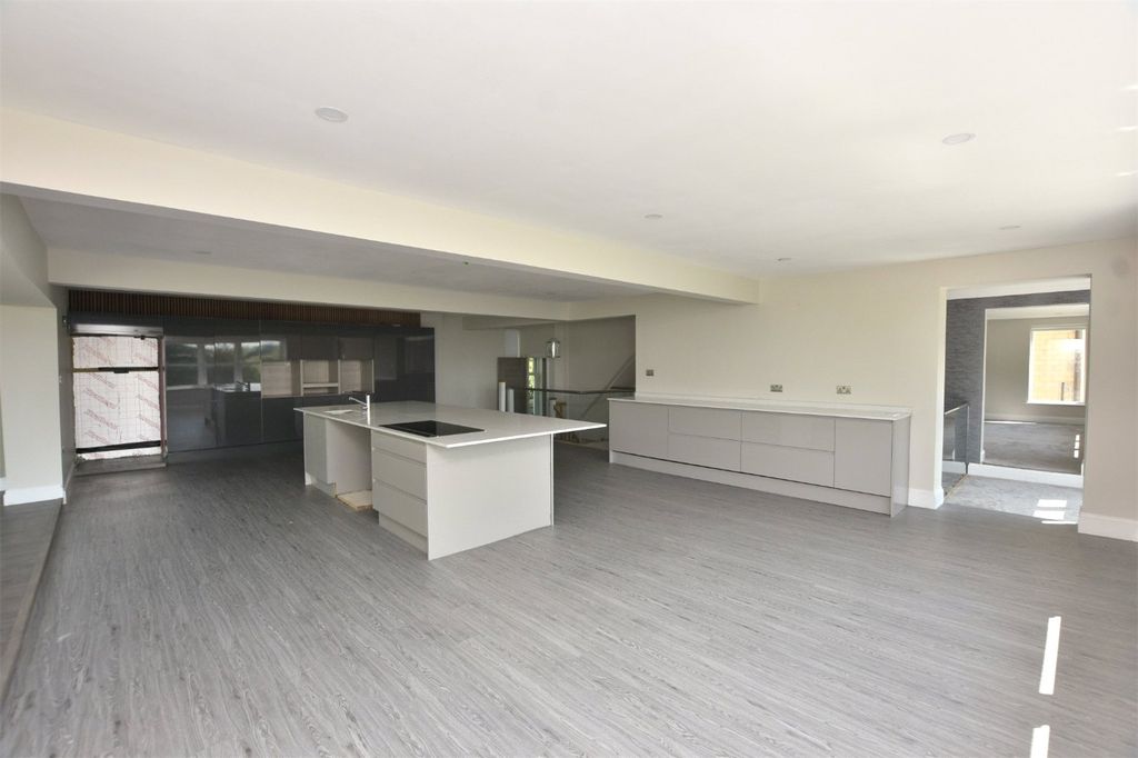 Property photo 3 of 29 Kitchen Diner