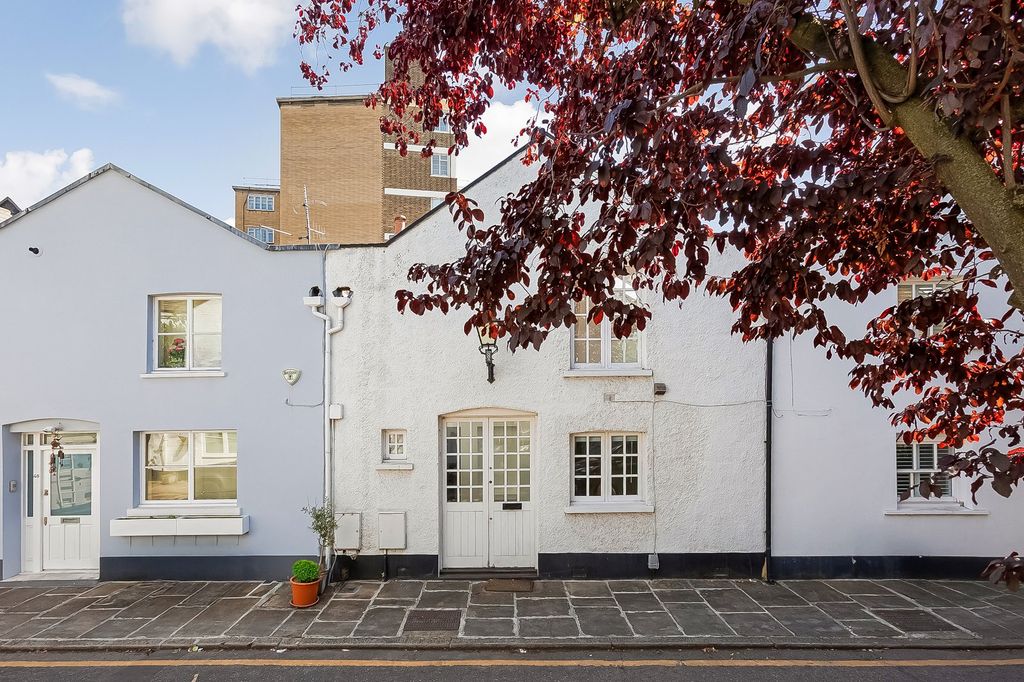 Property photo 1 of 7 External