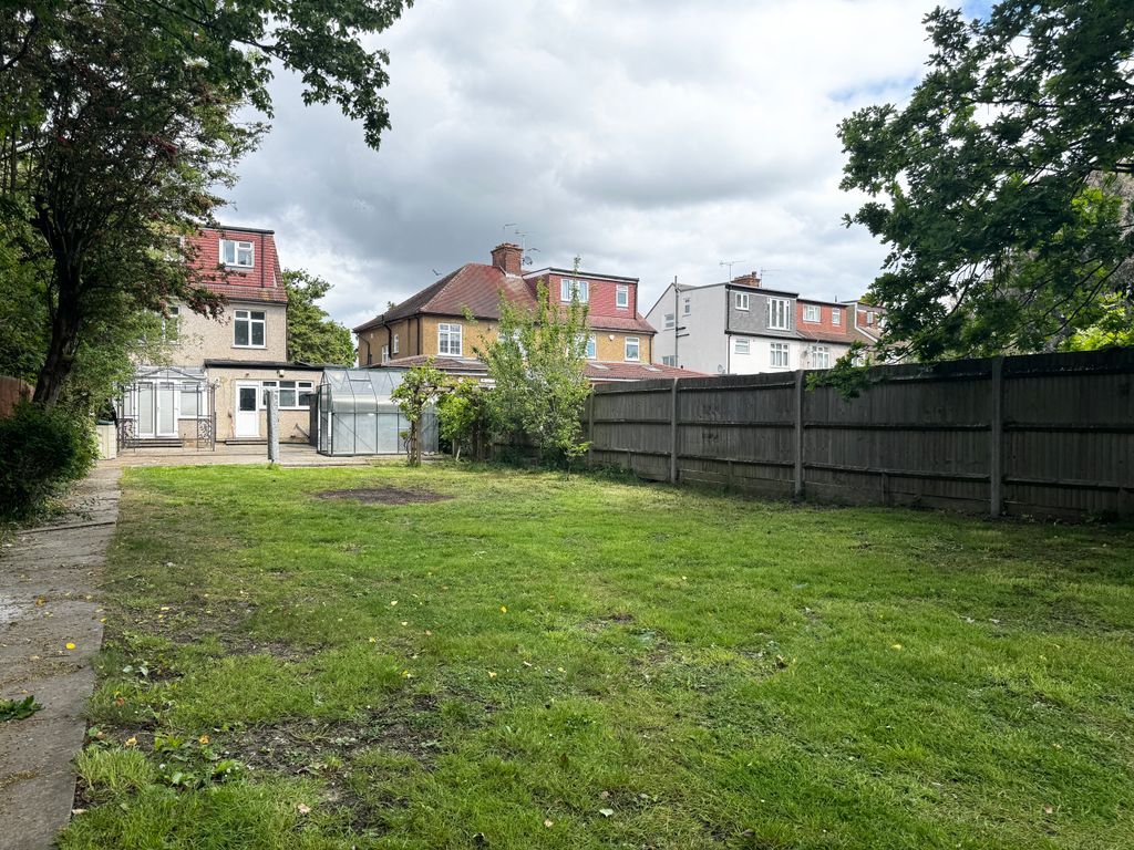 Property photo 2 of 33