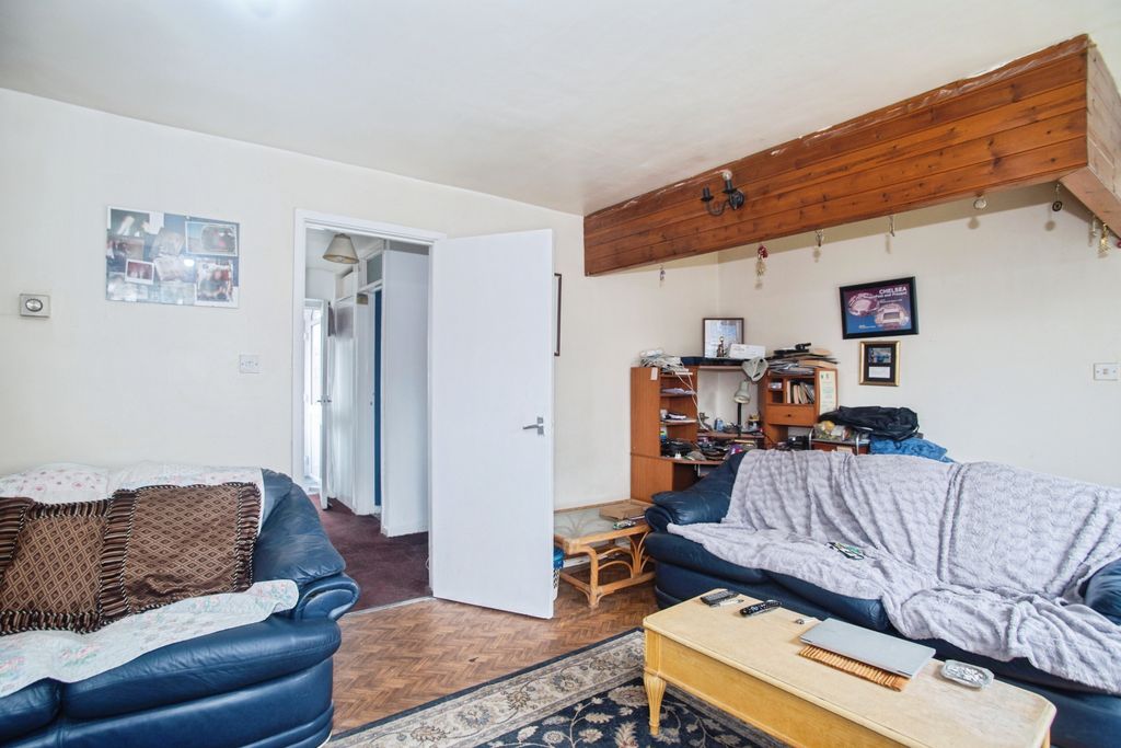 Property photo 3 of 15