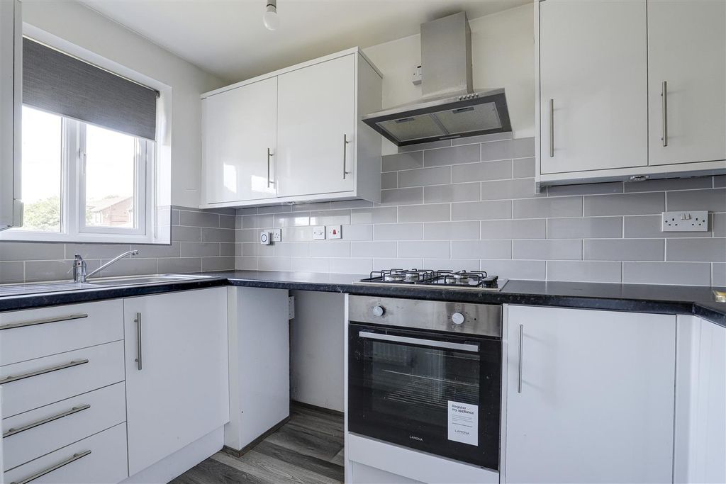 Property photo 2 of 17 06.Jpg