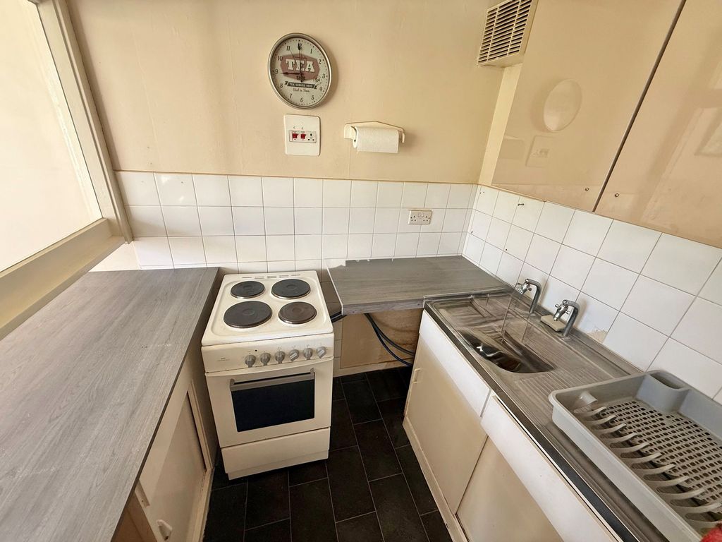 Property photo 3 of 5