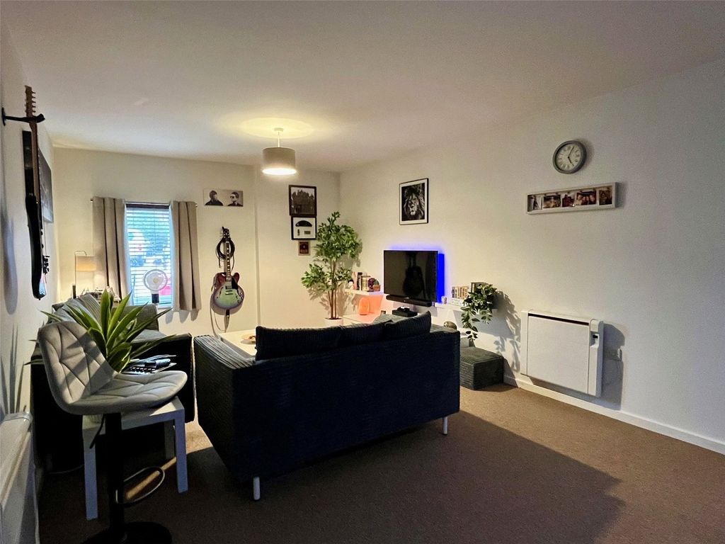 Property photo 2 of 9 Picture No. 10