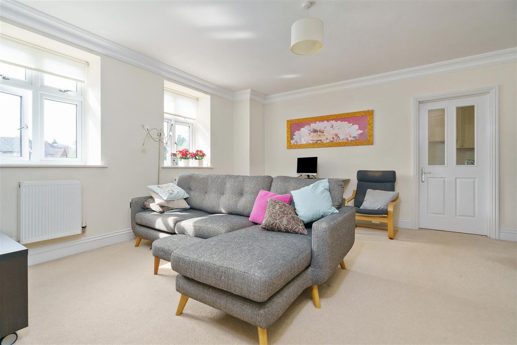 Property photo 3 of 9 Apt 6 Chadwick House_1.Jpg