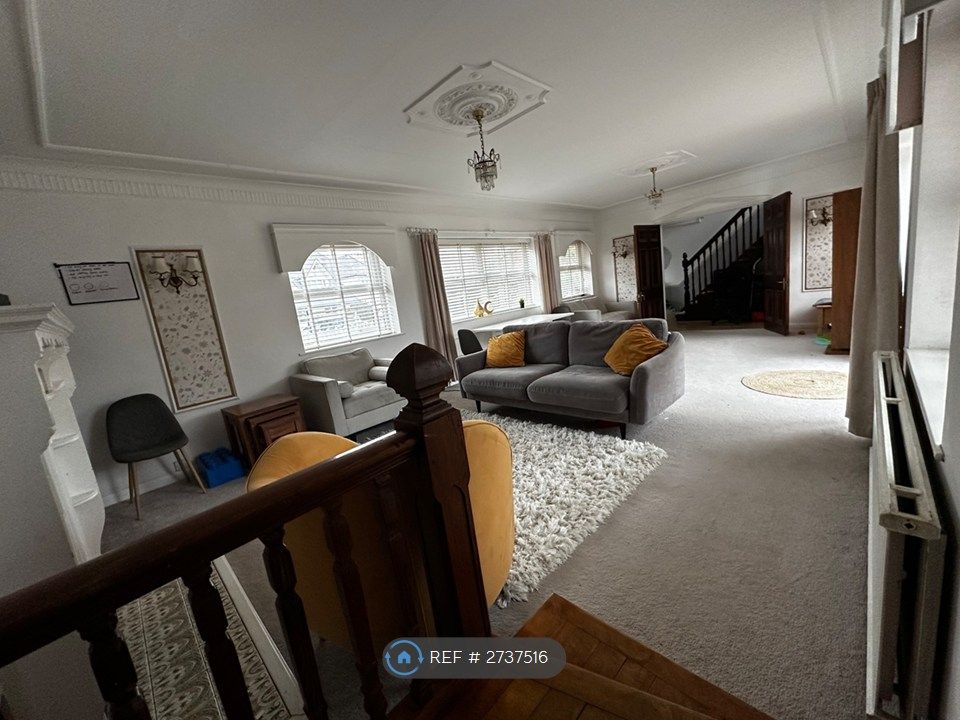 Property photo 3 of 21 Living Room